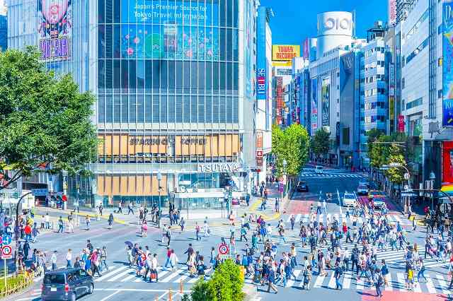 車両広告の闇——条例違反のアドトラックが都内を走れるのはなぜ？